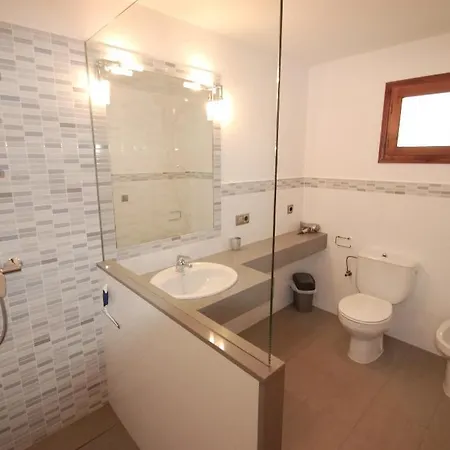 别墅 Cala Galdana Sleeps 8 Pool Wifi 卡拉加尔达纳